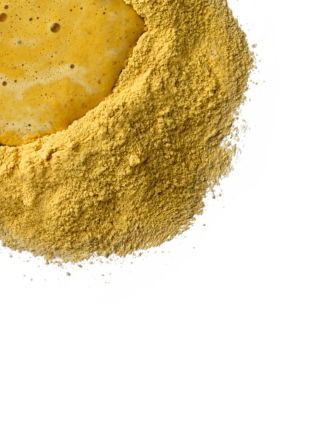 ✨ Hřejivý dotek letního slunce uprostřed podzimu ☀️🍂 Prohřívací peeling s kurkumou rozjasní pleť, dodá jí energii a...